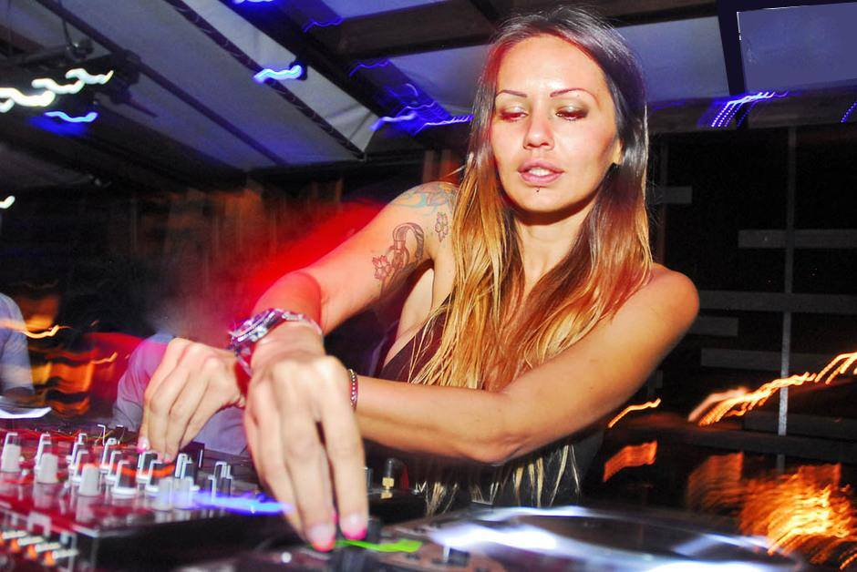 best female dj agra